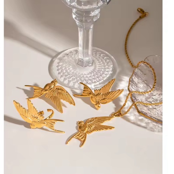 Swallow Peace Bird 18k Gold Stainless Steel Ring, Earrings, Necklace Set - Picture 6 of 17